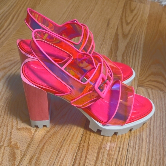 Christian Louis Vuitton, Pink Heels with Iridescent Straps - Picture 2 of 10